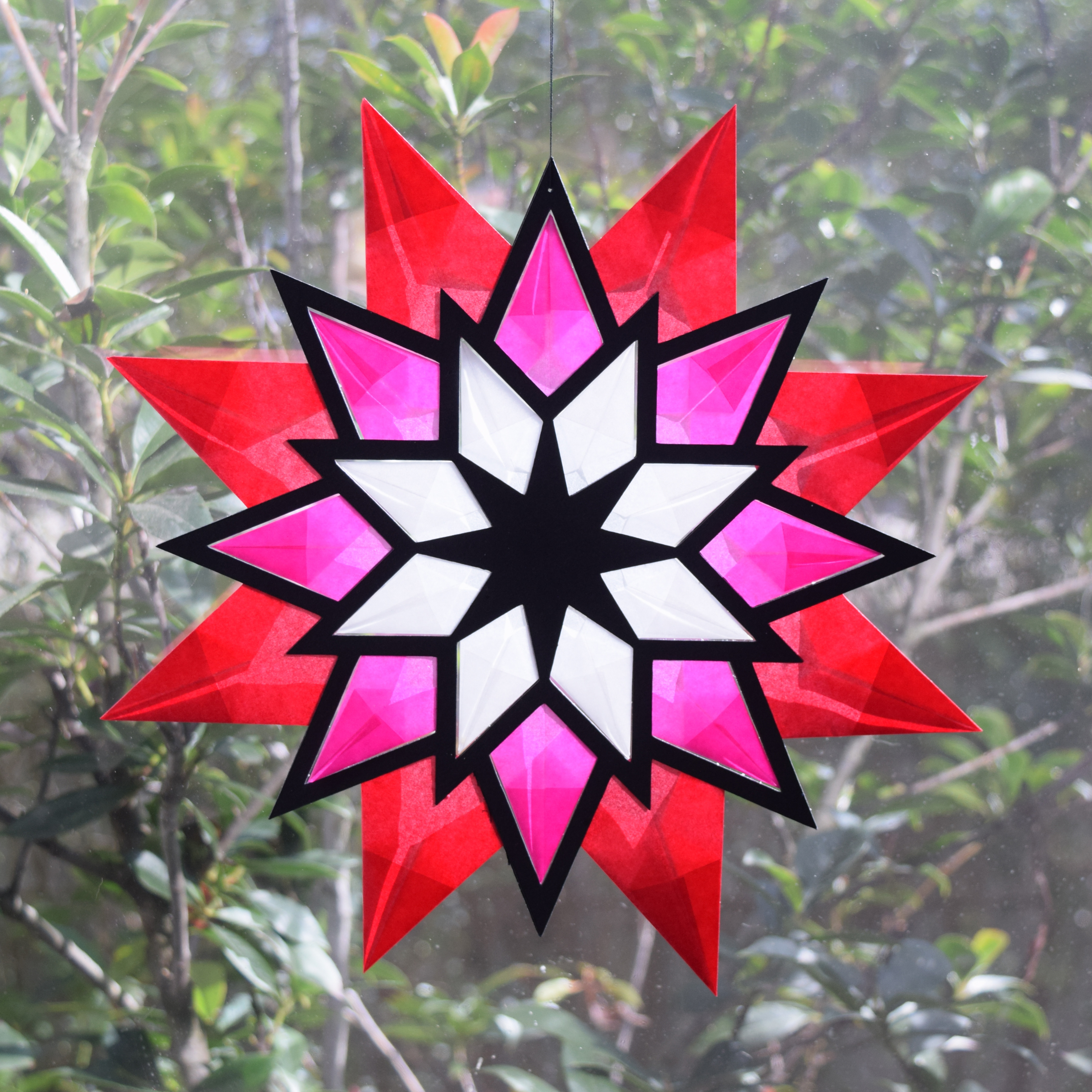 Stern aus Transparentpapier dreifarbig