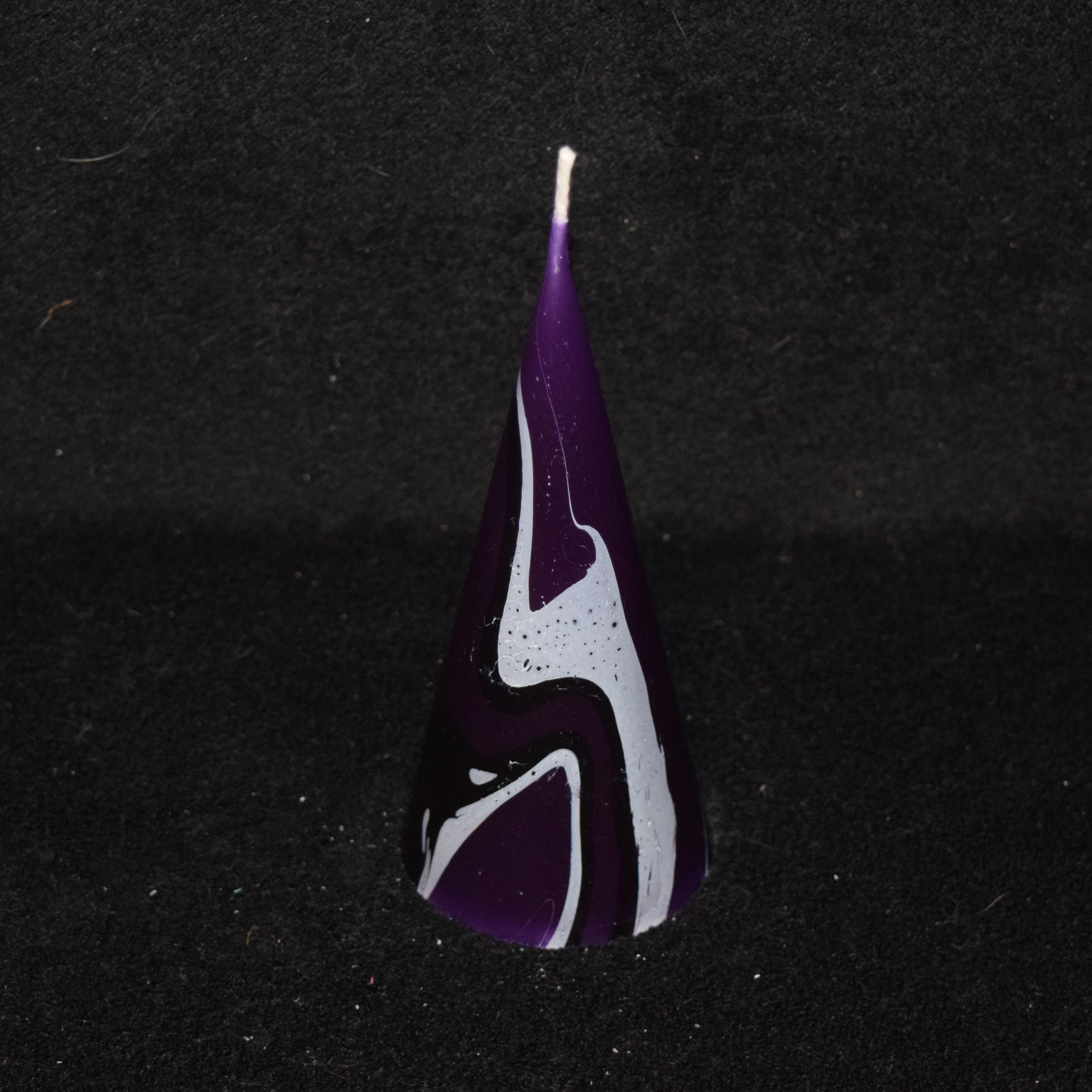 Kleine Kegel-Kerze marmoriert