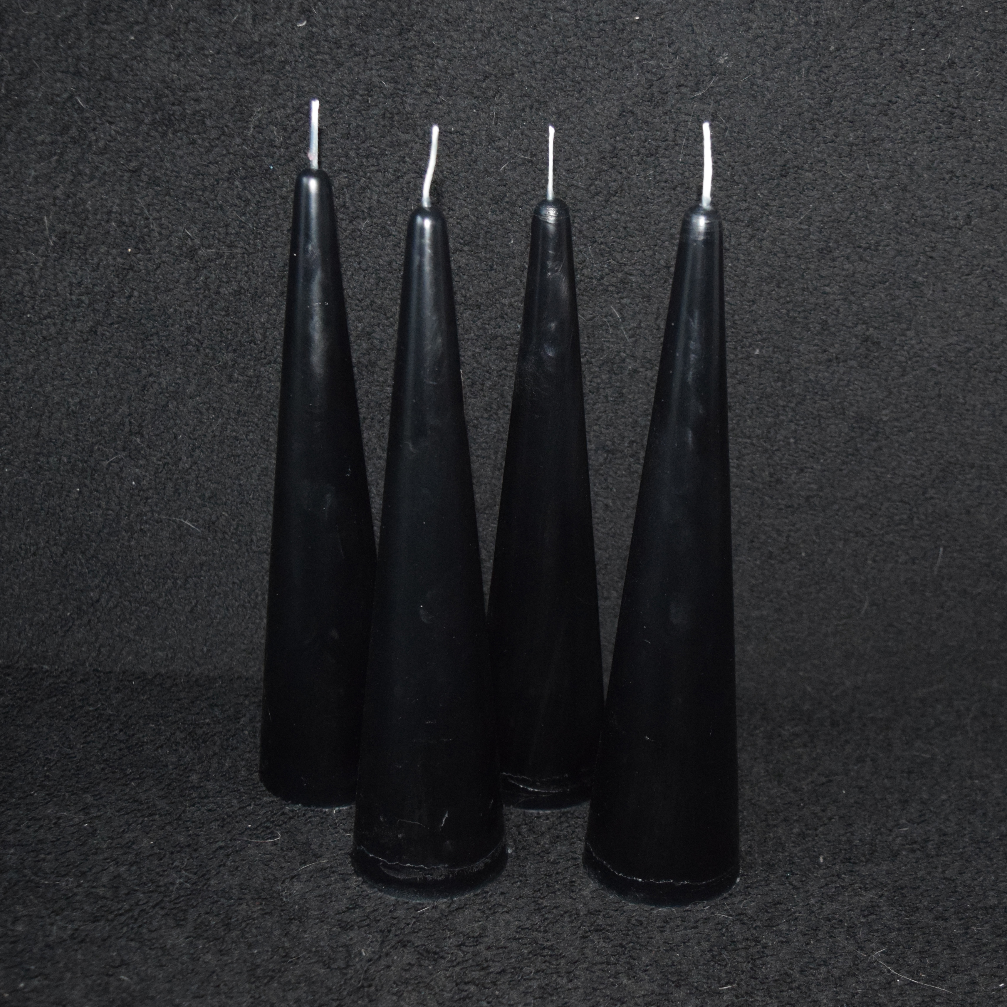 Große Kegel-Kerzen 4er-Set einfarbig