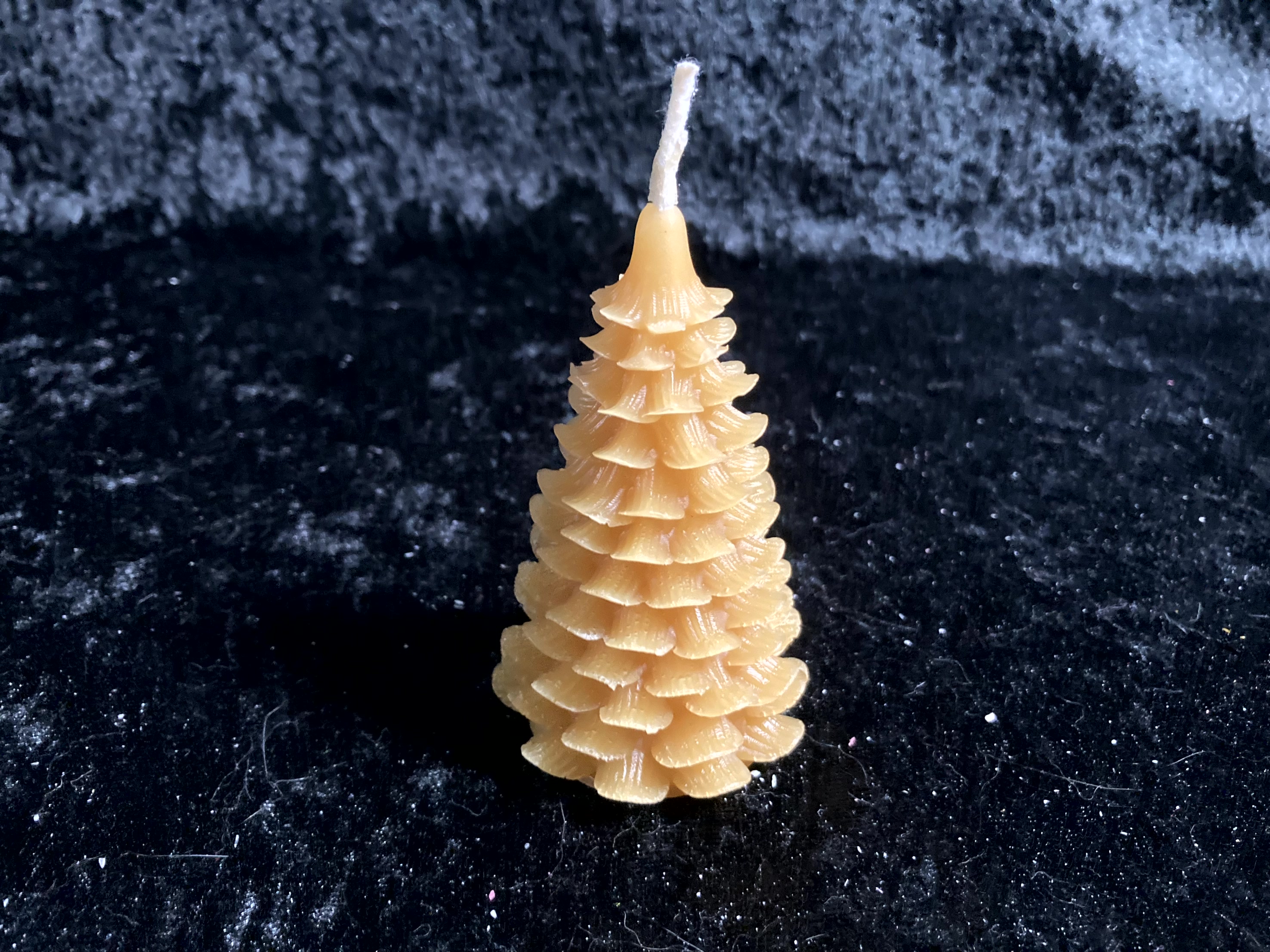Tannenbaum-Kerze (schmal) aus Bienenwachs