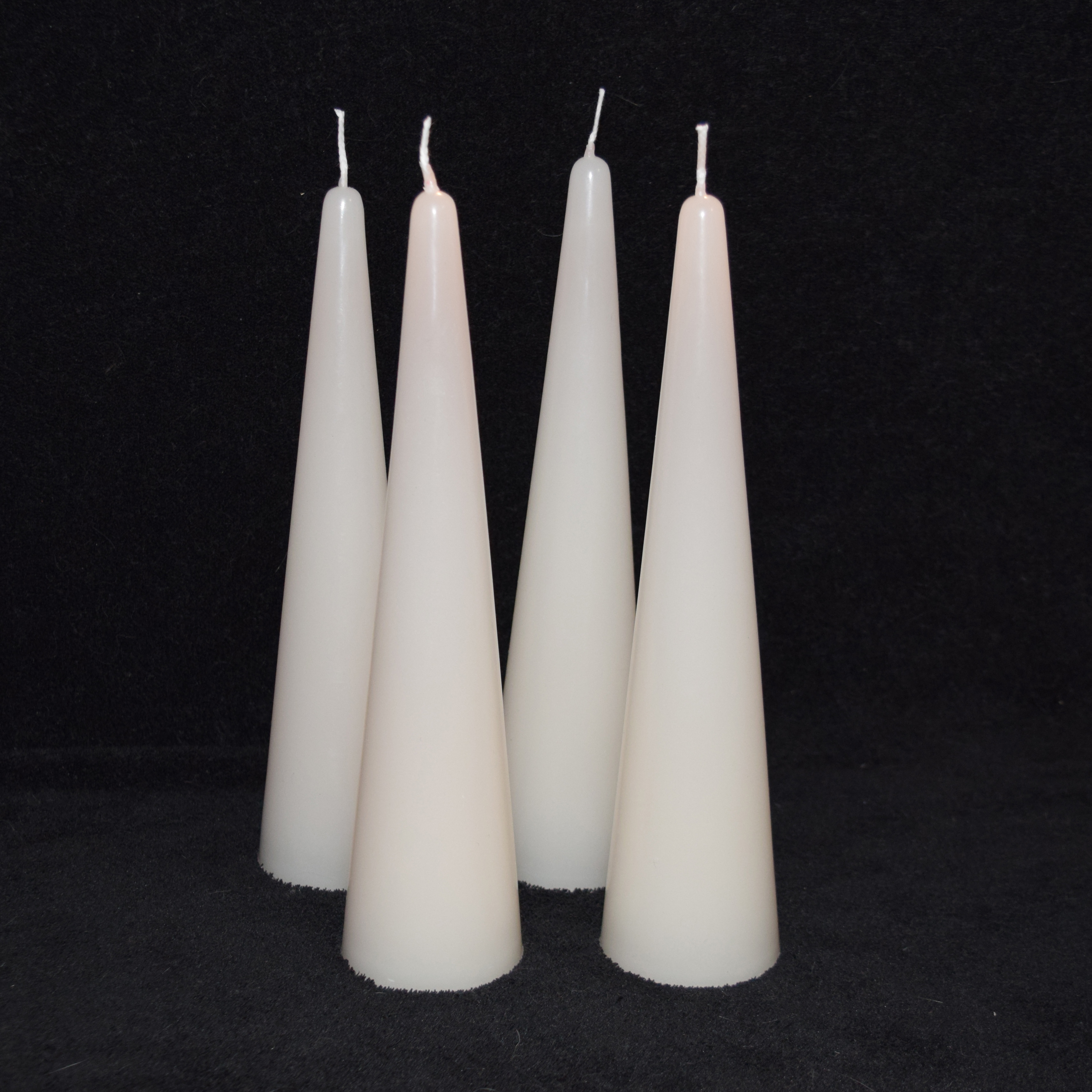 Große Kegel-Kerzen 4er-Set einfarbig in 3 Größen - Kerzenfarbe: weiß | Größe: 30 cm